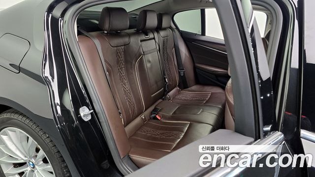 BMW 5 Series (G30) 530i xDrive Luxury Plus 2018 — фото 12