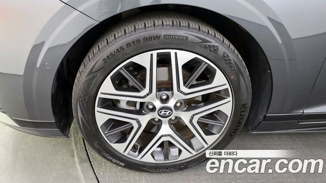 Hyundai Grandeur (GN7) 2,5 Gasoline 2WD Exclusive 2023 — фото 5