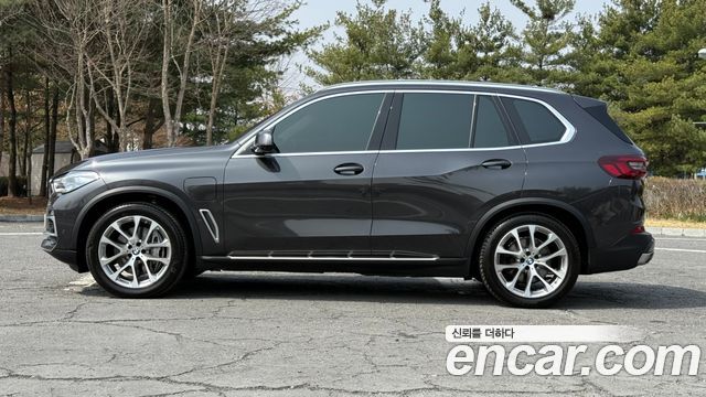BMW X5 (G05) xDrive 45e xLine 2021 — фото 24