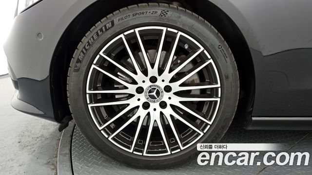 Mercedes-Benz C-Class (W206) C300 4MATIC Avantgarde 2024 — фото 5