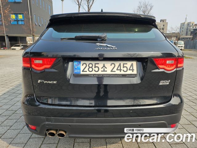 Jaguar F-PACE 20d Prestige 2017 — фото 7