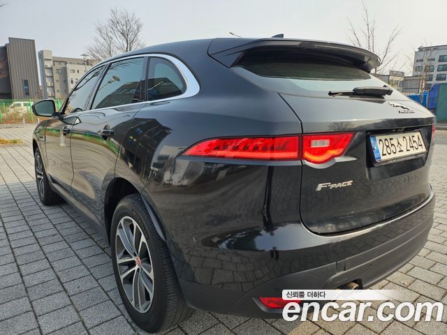 Jaguar F-PACE 20d Prestige 2017 — фото 8