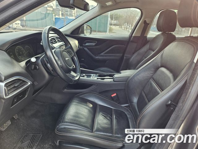 Jaguar F-PACE 20d Prestige 2017 — фото 16