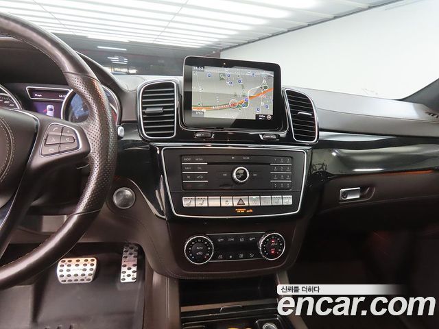 Mercedes-Benz GLS-Class (X166) GLS500 4MATIC 2019 — фото 10