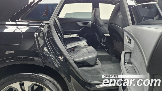 Audi Q8 (4M) 55 TFSI Quattro Premium 2023 — фото 12