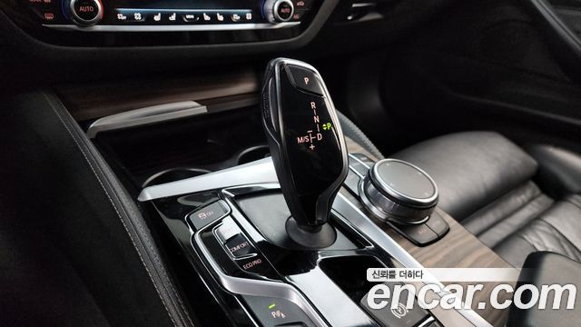 BMW 5 Series (G30) 530i M Sport Package Plus 2017 — фото 9