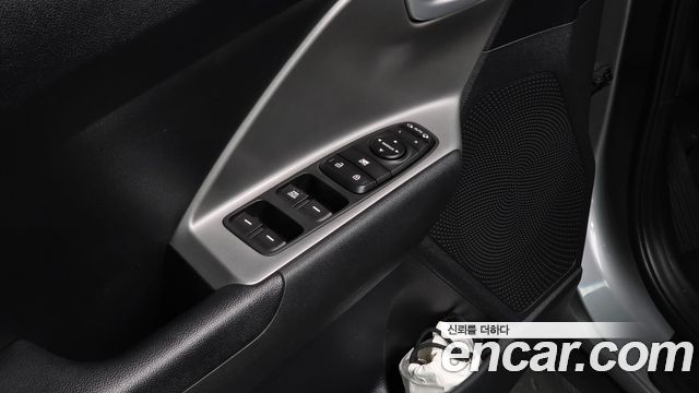 Kia Niro 1.6 HEV Trendy 2022 — фото 17