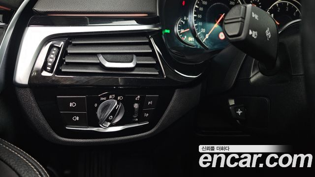 BMW 5 Series (G30) 520i Luxury 2018 — фото 18