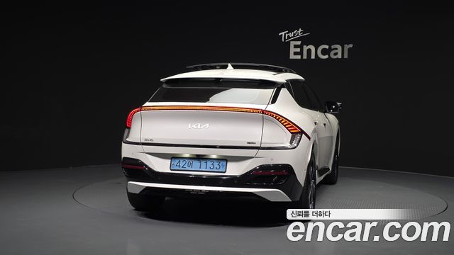 Kia EV6 Long Range 4WD GT Line 2023 — фото 4