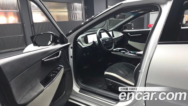 Kia EV6 Long Range 4WD GT Line 2023 — фото 10