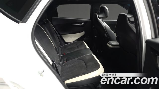 Kia EV6 Long Range 4WD GT Line 2023 — фото 12