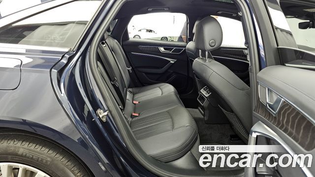 Audi A6 (C8) 40 TDI Premium 2021 — фото 16