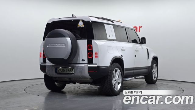 Land Rover Defender (L663) 110 D250 SE 2022 — фото 2