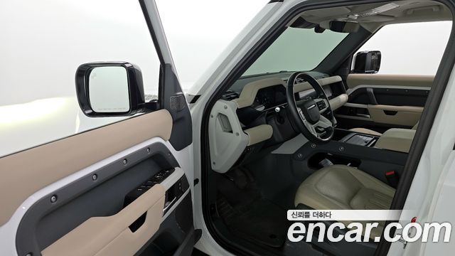 Land Rover Defender (L663) 110 D250 SE 2022 — фото 10