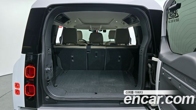 Land Rover Defender (L663) 110 D250 SE 2022 — фото 20