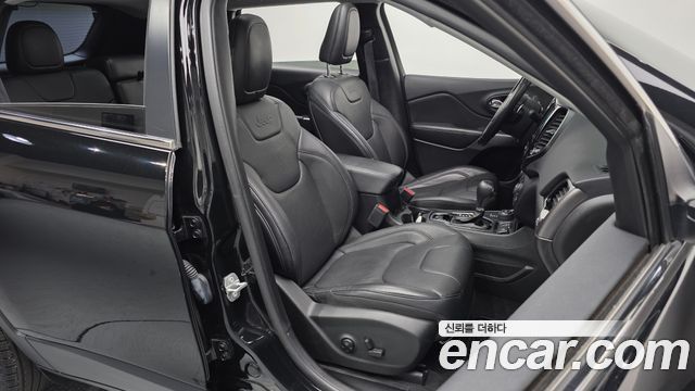 Jeep Cherokee (KL) 2.4 Limited AWD 2021 — фото 10