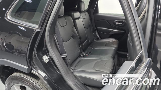 Jeep Cherokee (KL) 2.4 Limited AWD 2021 — фото 12