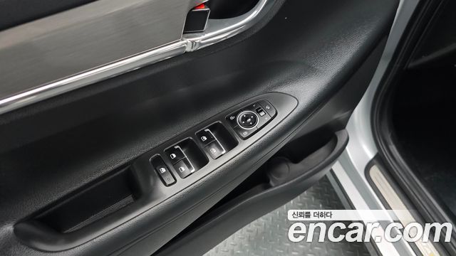 Hyundai Grandeur (IG) 3.0 LPi (Taxi) Deluxe 2021 — фото 17