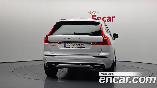 Volvo XC60 (II) T8 R-Design 2021 — фото 4