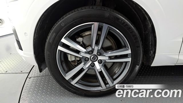 Volvo XC60 (II) T8 R-Design 2021 — фото 5