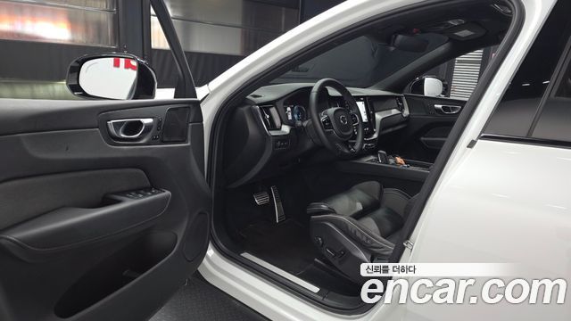 Volvo XC60 (II) T8 R-Design 2021 — фото 10