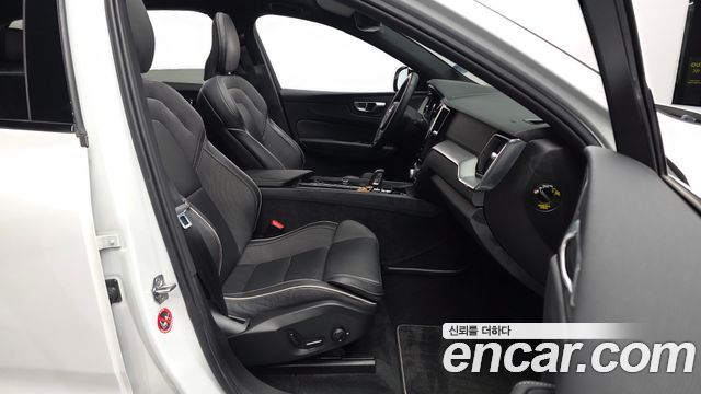 Volvo XC60 (II) T8 R-Design 2021 — фото 15