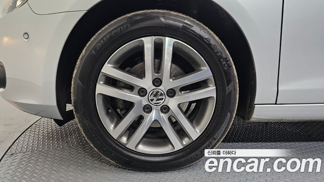 Volkswagen Golf (VI) 1.6 TDI Blue Motion 2012 — фото 5
