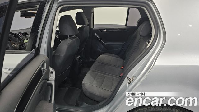 Volkswagen Golf (VI) 1.6 TDI Blue Motion 2012 — фото 11