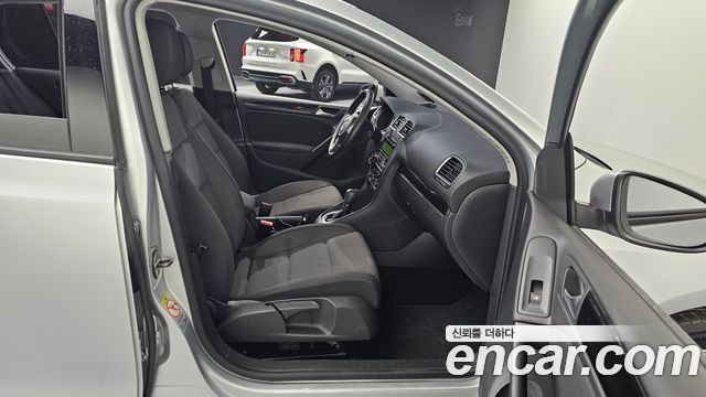 Volkswagen Golf (VI) 1.6 TDI Blue Motion 2012 — фото 12