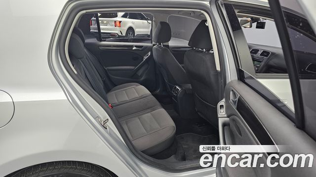 Volkswagen Golf (VI) 1.6 TDI Blue Motion 2012 — фото 13