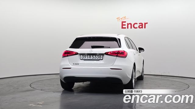 Mercedes-Benz A-Class (W177) A220 Hatchback 2020 — фото 4