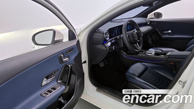 Mercedes-Benz A-Class (W177) A220 Hatchback 2020 — фото 10