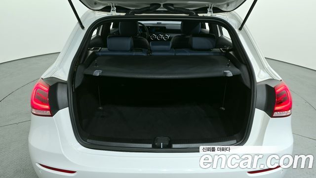 Mercedes-Benz A-Class (W177) A220 Hatchback 2020 — фото 20