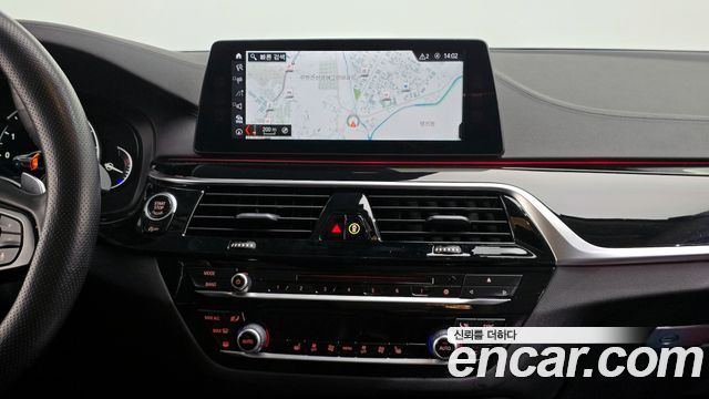 BMW 5 Series (G30) 520d Luxury Special Edition 2018 — фото 14