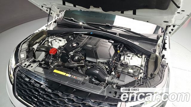 Land Rover Range Rover Velar 3.0 D300 R-Dynamic SE 2019 — фото 6