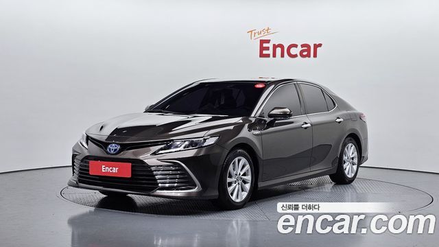 Toyota Camry (XV70) 2.5 LE Hybrid 2022 — фото 1
