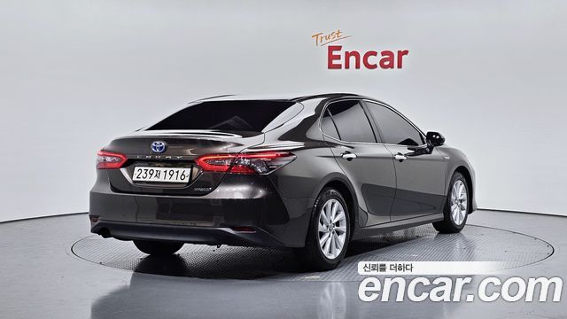 Toyota Camry (XV70) 2.5 LE Hybrid 2022 — фото 2