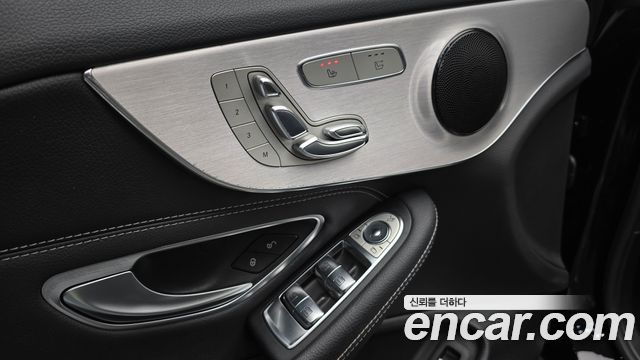 Mercedes-Benz C-Class (W205) C200 Cabriolet 2020 — фото 36