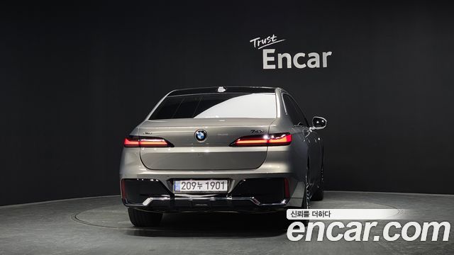 BMW 7 Series (G70) 740i xDrive M Sport 2024 — фото 4