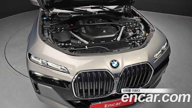 BMW 7 Series (G70) 740i xDrive M Sport 2024 — фото 6