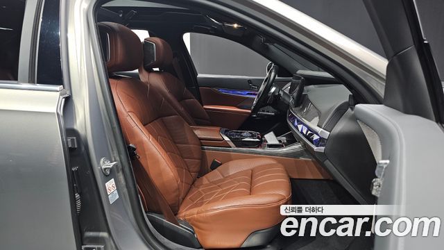 BMW 7 Series (G70) 740i xDrive M Sport 2024 — фото 10