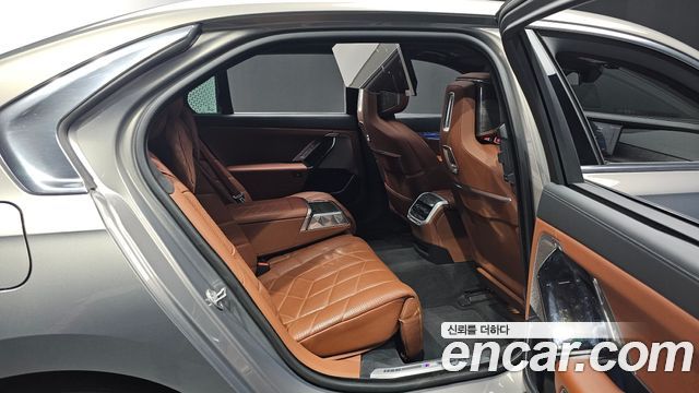 BMW 7 Series (G70) 740i xDrive M Sport 2024 — фото 32