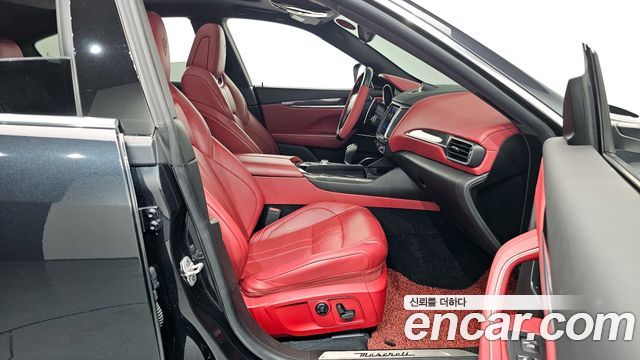 Maserati Levante 3.0 AWD GranSport 2018 — фото 11