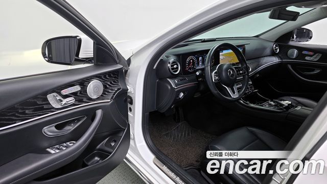 Mercedes-Benz E-Class (W213) E300 4MATIC Avnatgarde 2019 — фото 13