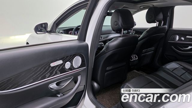 Mercedes-Benz E-Class (W213) E300 4MATIC Avnatgarde 2019 — фото 18