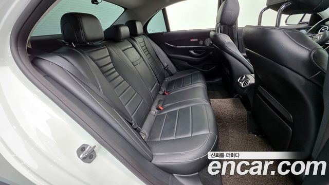 Mercedes-Benz E-Class (W213) E300 4MATIC Avnatgarde 2019 — фото 19