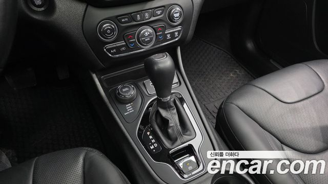 Jeep Cherokee (KL) 2.4 Limited AWD 2021 — фото 9