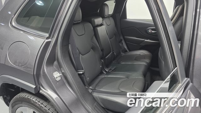 Jeep Cherokee (KL) 2.4 Limited AWD 2021 — фото 15