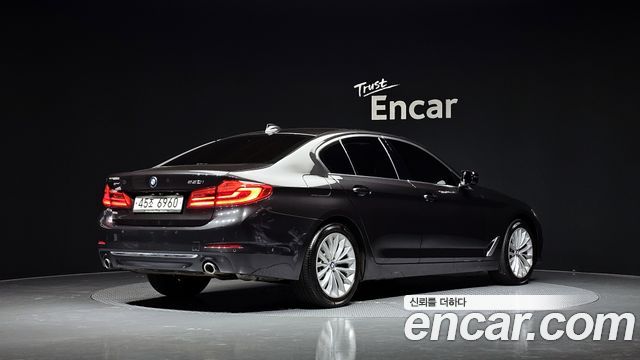 BMW 5 Series (G30) 530i xDrive Luxury Plus 2019 — фото 2