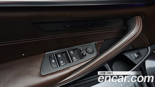 BMW 5 Series (G30) 530i xDrive Luxury Plus 2019 — фото 16